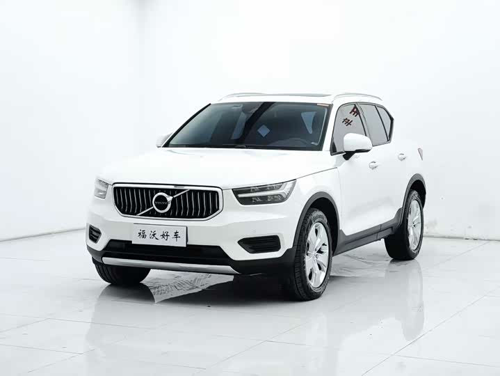 Фото 1 - Volvo XC40