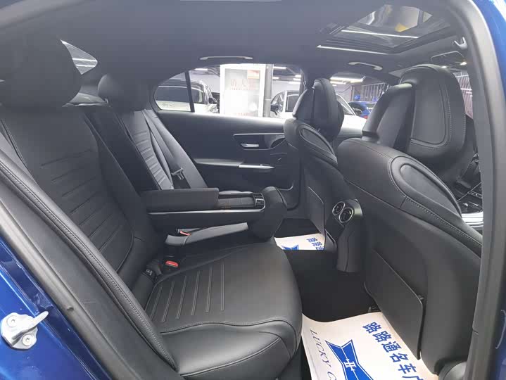 Фото 9 - Mercedes-Benz C-Class