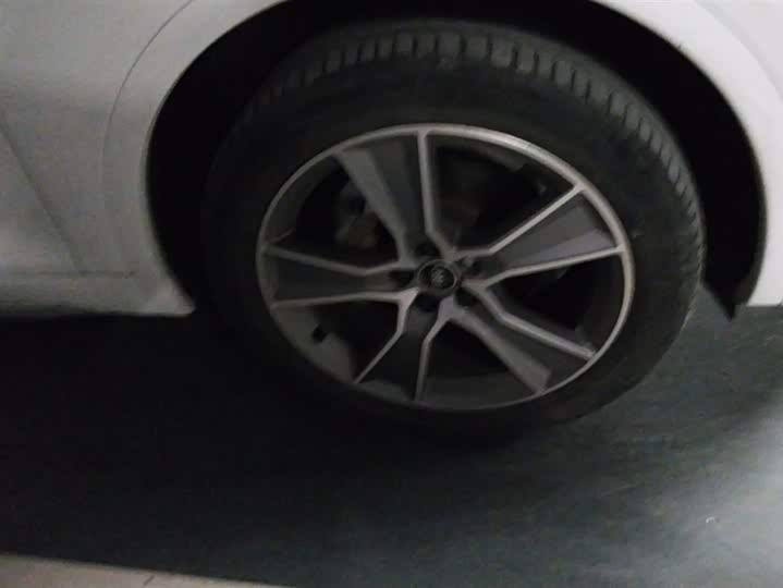 Фото 6 - Audi Q5L