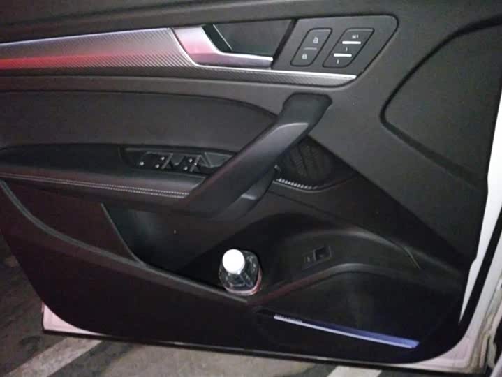 Фото 7 - Audi Q5L