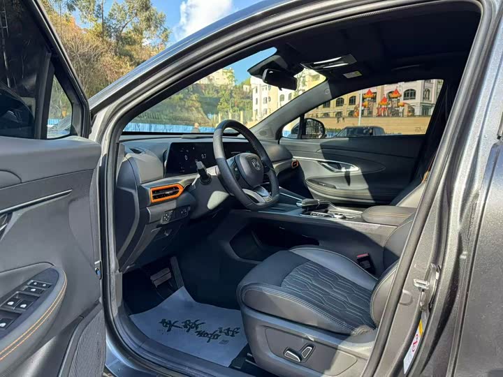 Фото 4 - Changan UNI-T