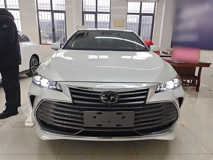 Фото 3 - Toyota Avalon