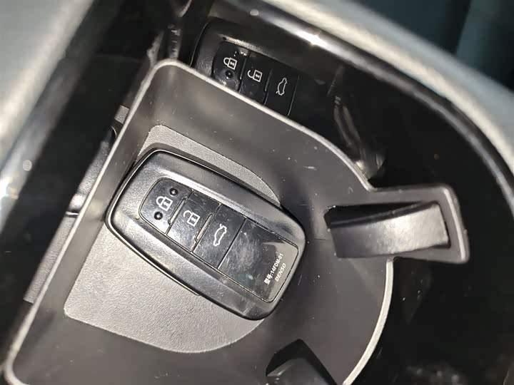 Фото 9 - Toyota Avalon