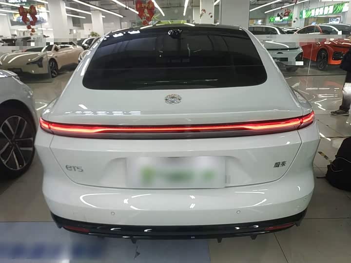 Фото 6 - Nio ET5