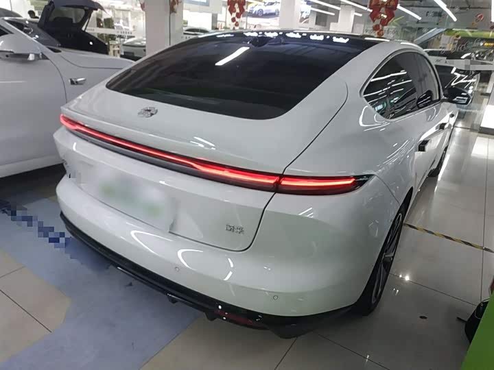 Фото 7 - Nio ET5