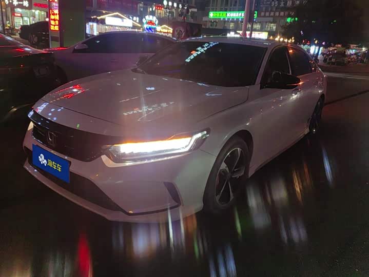 Фото 1 - Honda Inspire