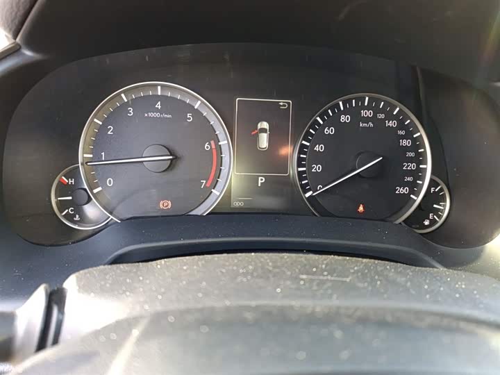 Фото 4 - Lexus RX