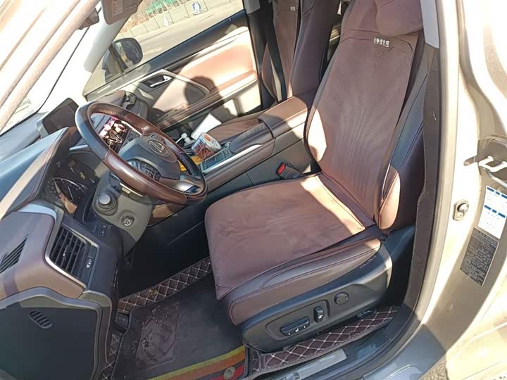 Фото 8 - Lexus RX