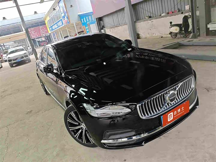 Фото 2 - Volvo S90