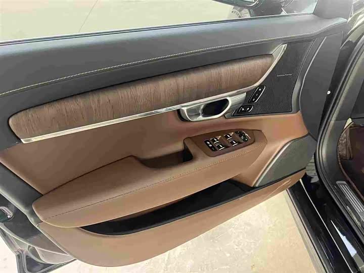 Фото 6 - Volvo S90