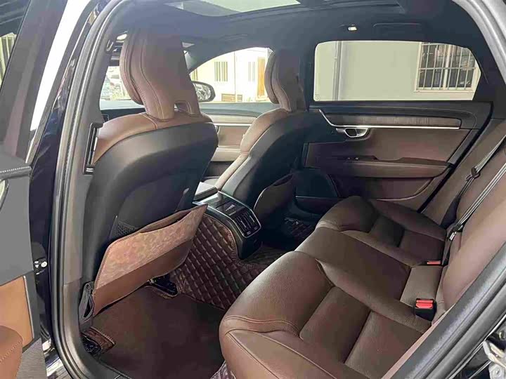 Фото 7 - Volvo S90