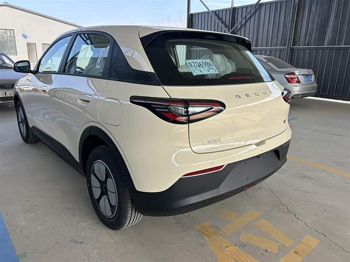 Фото 3 - Geely Galaxy Geome