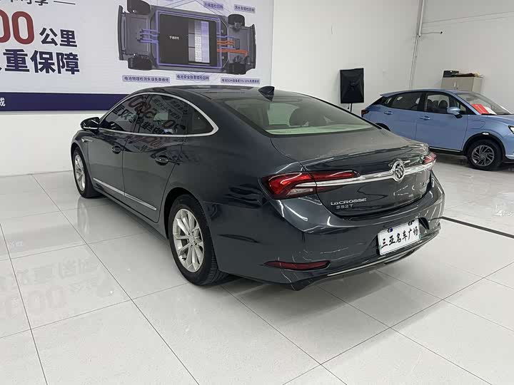 Фото 4 - Buick LaCrosse