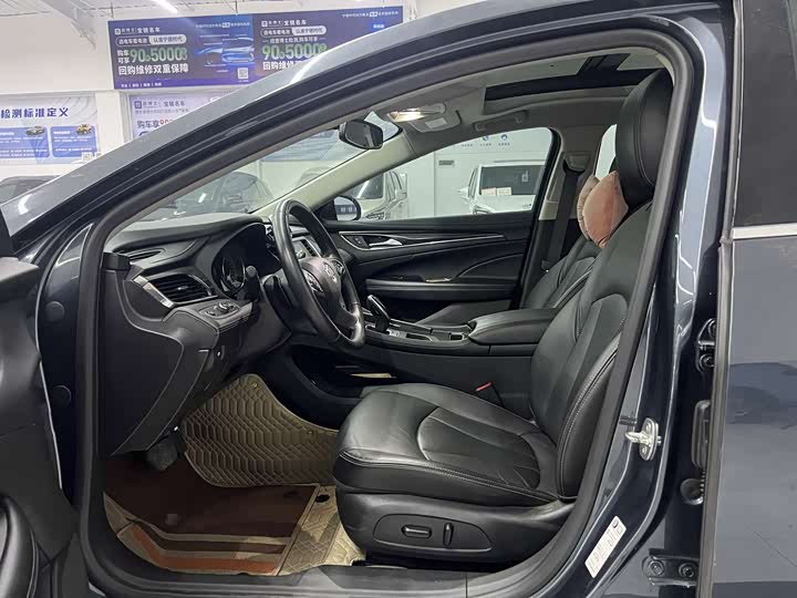 Фото 8 - Buick LaCrosse