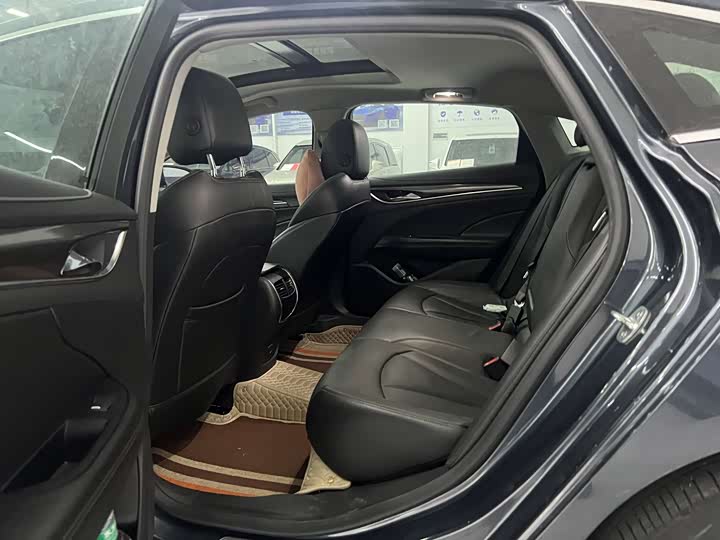 Фото 9 - Buick LaCrosse