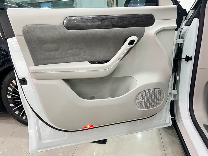 Фото 8 - Leapmotor C11