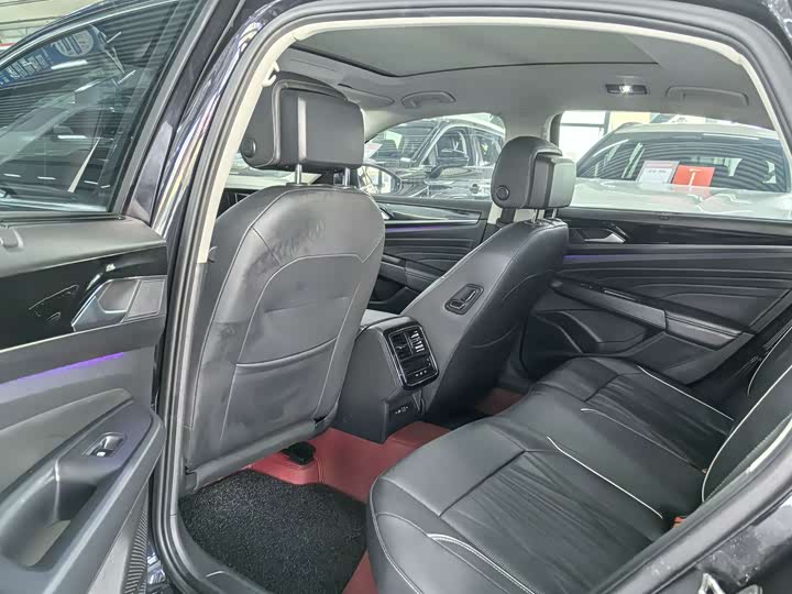 Фото 4 - Volkswagen Passat