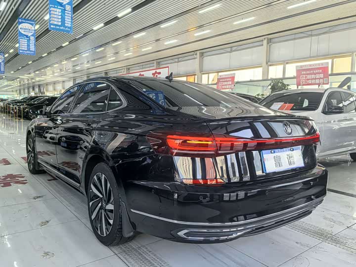 Фото 7 - Volkswagen Passat