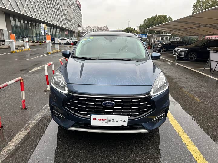 Фото 2 - Ford Escape