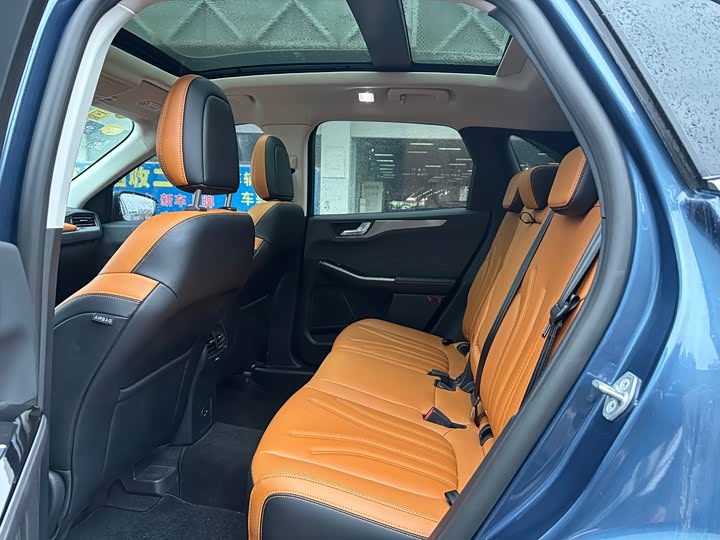 Фото 7 - Ford Escape