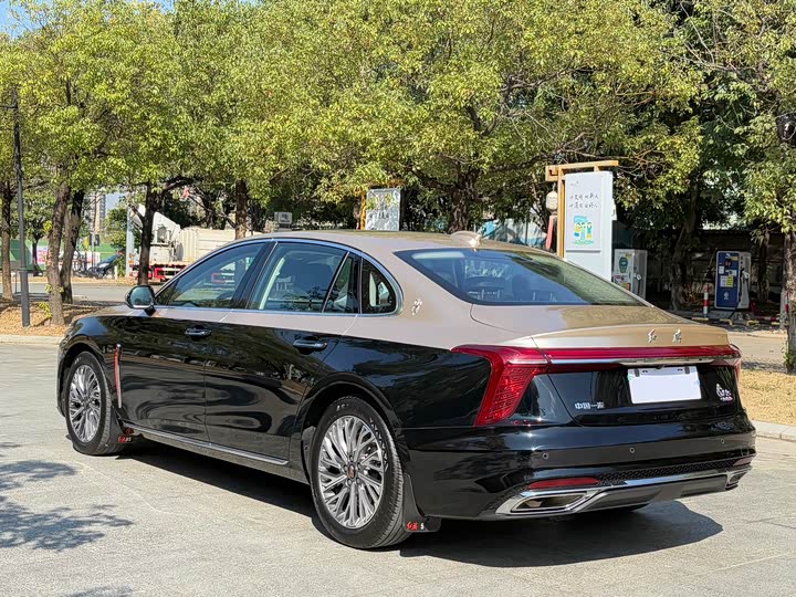 Фото 7 - Hongqi H5