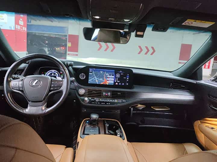 Фото 5 - Lexus LS