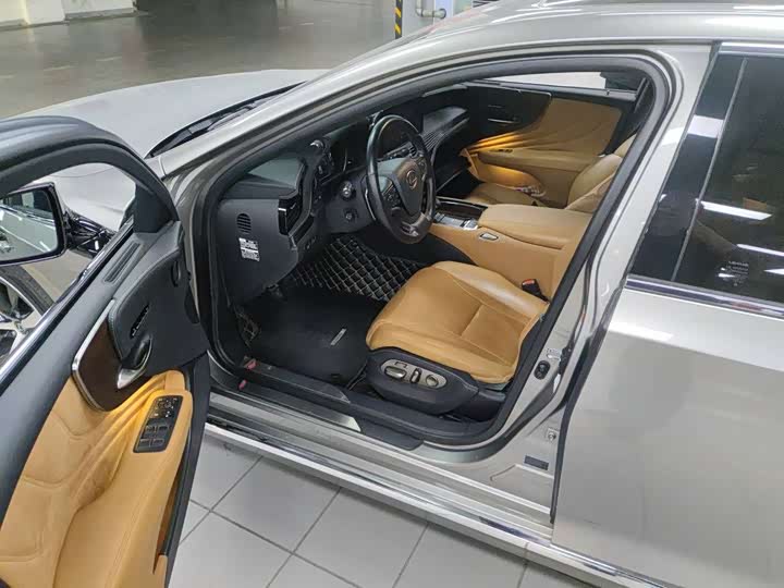 Фото 6 - Lexus LS