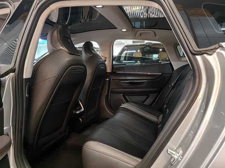 Фото 5 - XPeng P7