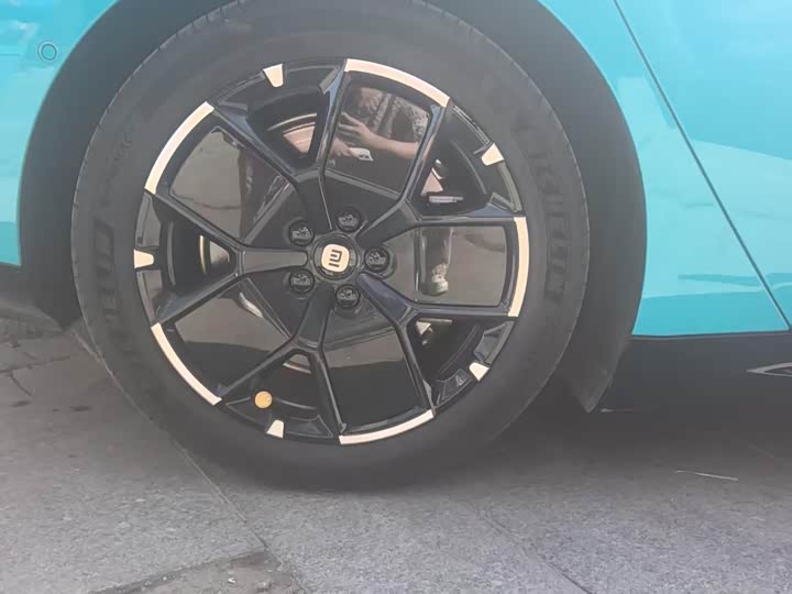 Фото 9 - Xiaomi SU7