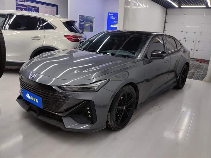 Фото 1 - Changan UNI-V