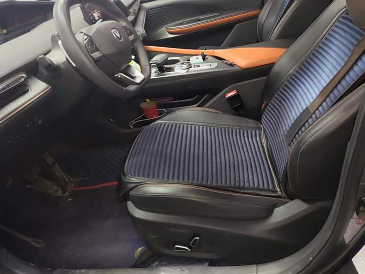 Фото 9 - Changan UNI-V