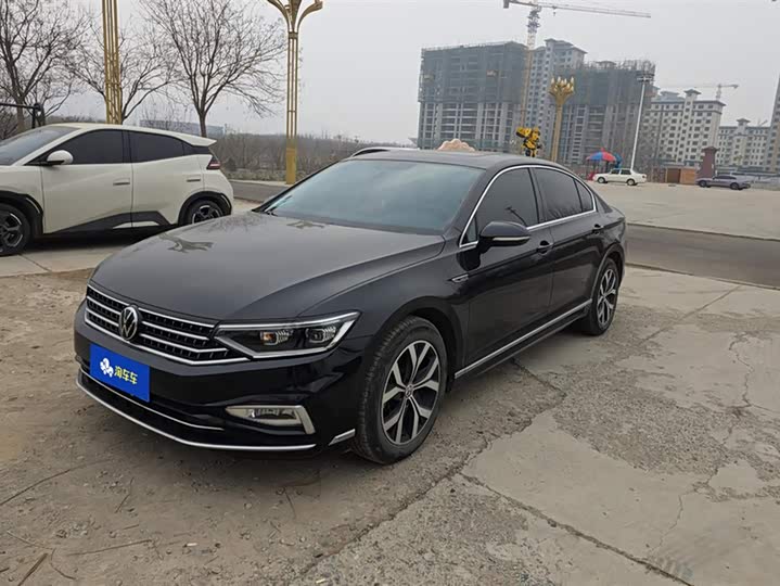 Фото 1 - Volkswagen Magotan