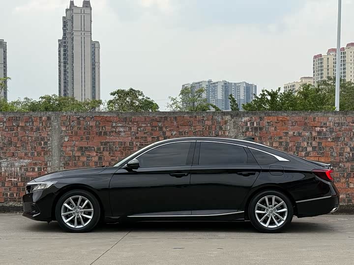 Фото 3 - Honda Accord