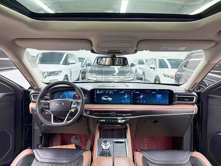 Фото 9 - Ford Explorer