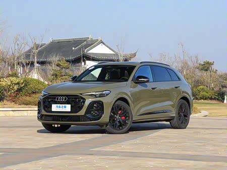 Фото 1 - Audi Q5L