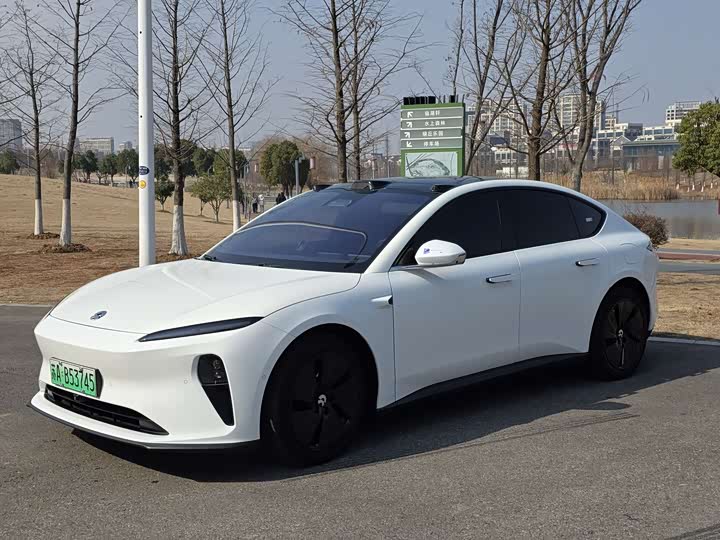 Фото 1 - Nio ET5