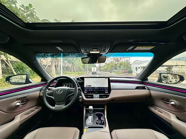 Фото 5 - Lexus ES