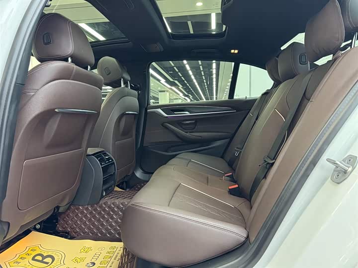 Фото 8 - BMW 5 Series