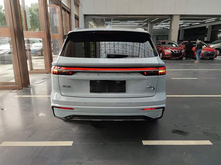 Фото 6 - Geely Monjaro