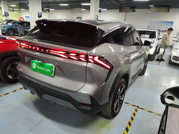 Фото 7 - Geely Galaxy L7