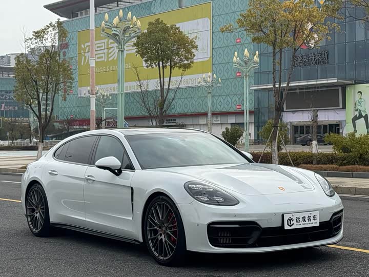 Фото 3 - Porsche Panamera
