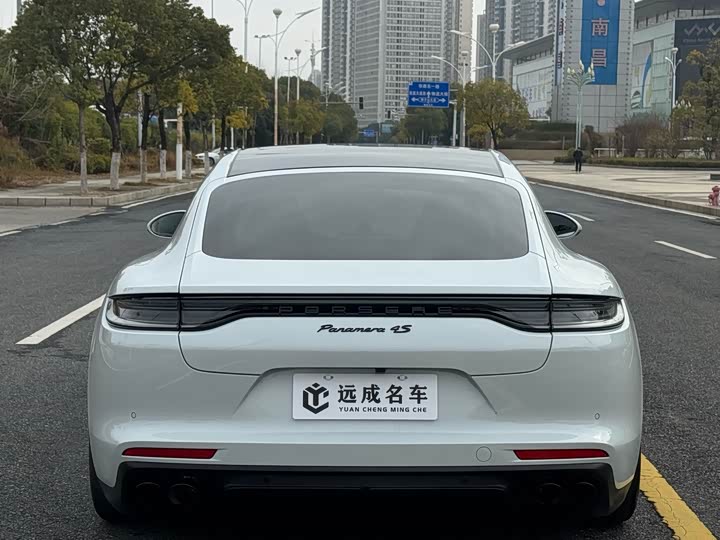 Фото 6 - Porsche Panamera