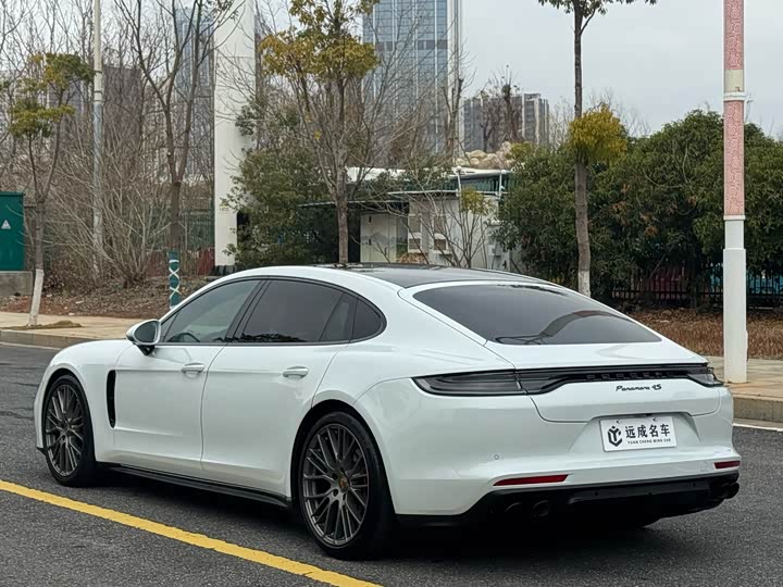 Фото 7 - Porsche Panamera