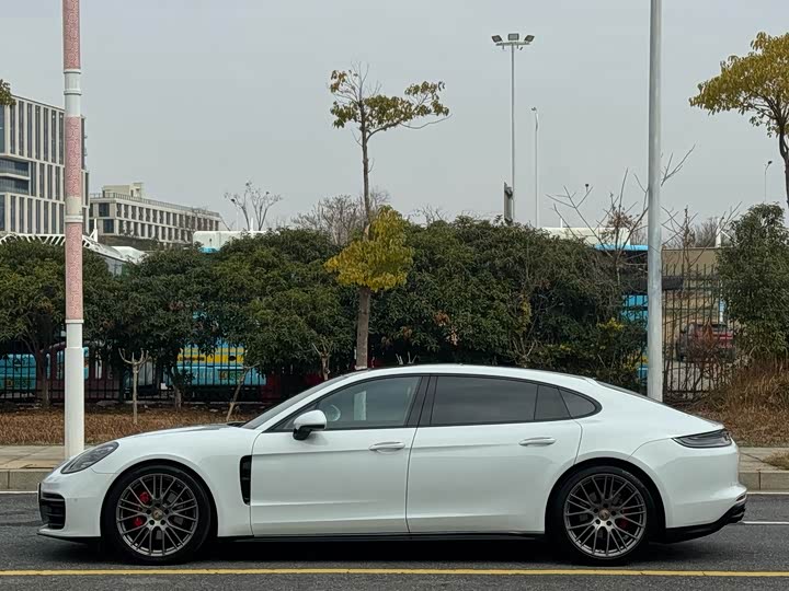 Фото 8 - Porsche Panamera