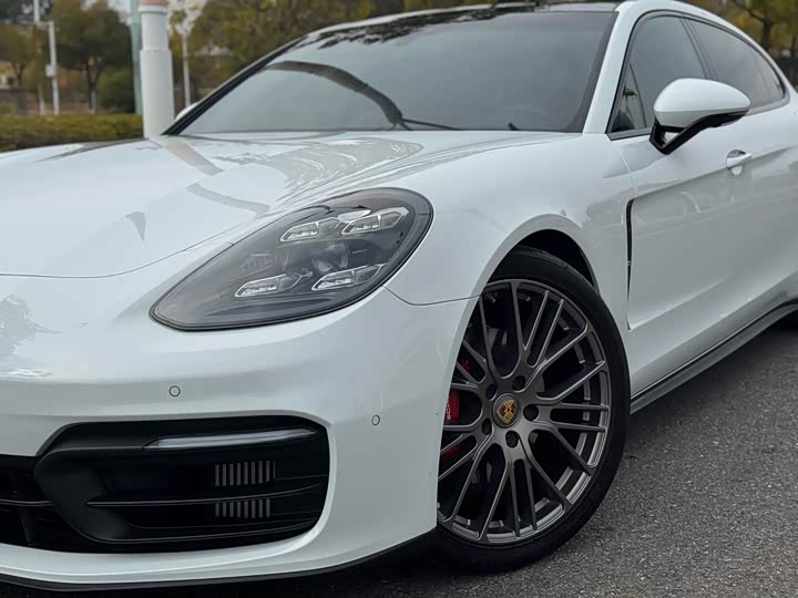 Фото 9 - Porsche Panamera