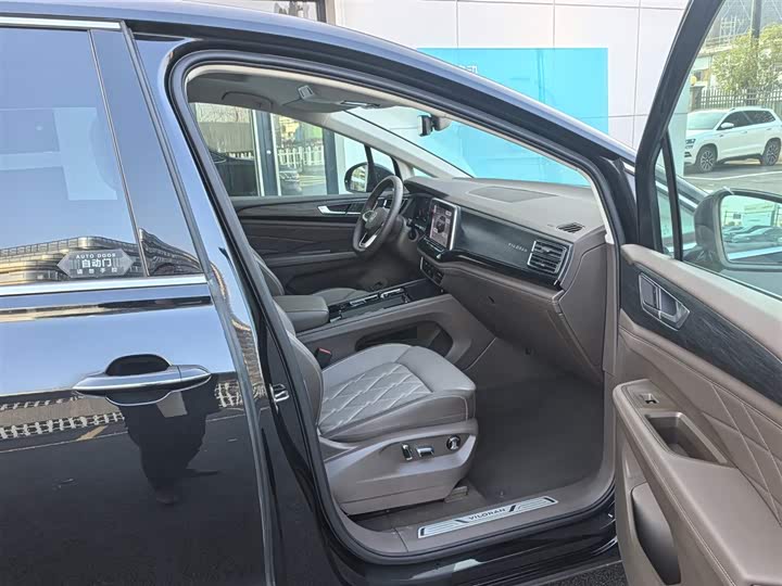 Фото 2 - Volkswagen Viloran