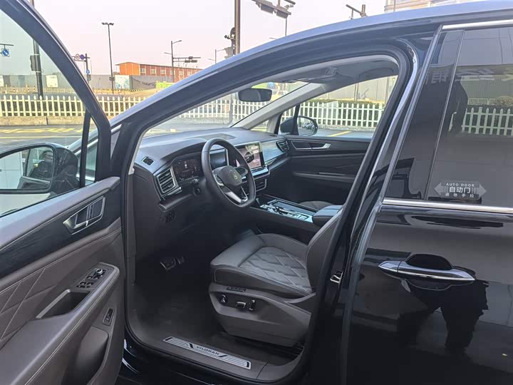 Фото 3 - Volkswagen Viloran