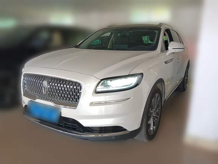 Фото 2 - Lincoln Nautilus