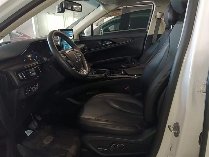 Фото 8 - Lincoln Nautilus