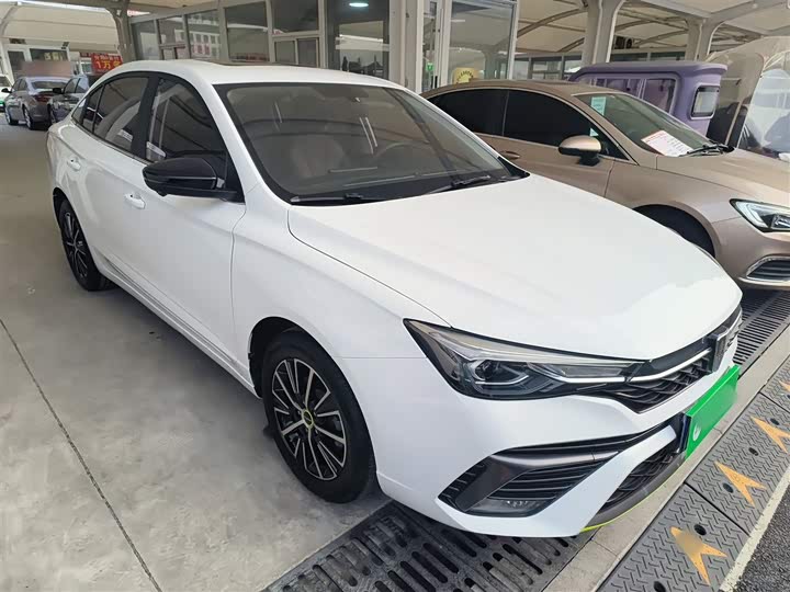 Фото 4 - Roewe i5